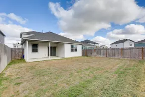Buda Business-ready House: Office, Home Gym & Yard - Image 5