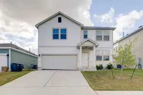 Buda Business-ready House: Office, Home Gym & Yard - Image 4