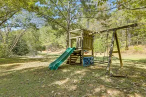 Walk to Trails: Peaceful Family Home in Braselton - Image 2