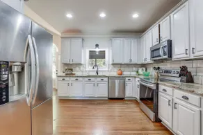 Walk to Trails: Peaceful Family Home in Braselton - Image 4
