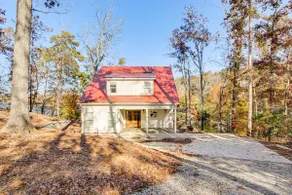 Unplugged Getaway on Lake Secession! Home w/ Dock - Image 4