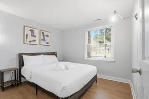 Shadowlake 4BR House - Image 4