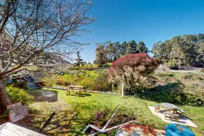 Mendocino Family Home, Near Beach & Hot Tub - Image 2