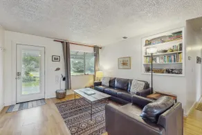 Charming Pet Friendly Cottage with Hot Tub - Image 5