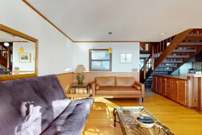 Oceanfront Pet Friendly Home with Hot Tub & Deck - Image 4