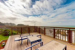 Oceanfront Elk Cottage - Deck Views & 7 Acres - Image 3