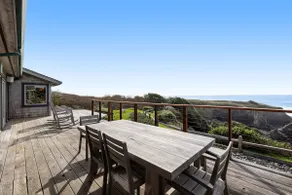 Luxe Remodeled Oceanfront Home on the Bluff - Image 4