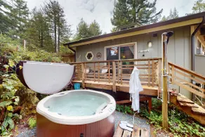 Mendocino Cozy Cabin-Large Patio Grill & Garden - Image 2