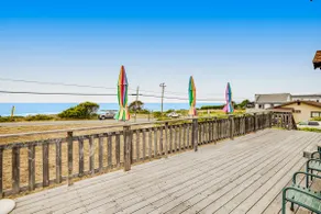 Family Friendly Beach House with BBQ & Deck - Image 3