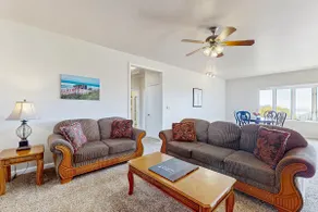 Large Luxury Home - Ocean View, Hot tub, Game Room - Image 2
