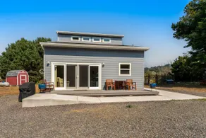 New Home- Minutes from Beach Foosball & Yard - Image 2