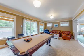 Beautiful Craftsman home with private hot tub and - Image 5