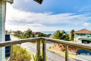 Classic coastal home w/ ocean view - Image 3
