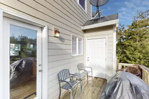 Classic coastal home w/ ocean view - Image 5