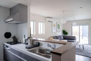 Rikiya's Apartments, Restavio Ozu Unit 008 - Image 4
