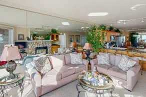 Luxury Waterfront Condo with Shared Hot Tub Pool a - Image 5