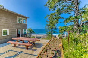 Spacious ocean view home with wood fireplace grill - Image 4