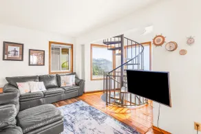 Spacious dog friendly home with ocean views sauna - Image 2