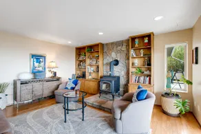 Exquisite Home with Top of the World Views Free Wi - Image 4
