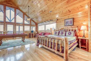 2 Story Homey Cabin Sleeps 6 Hot Tub Shared Pool - Image 2