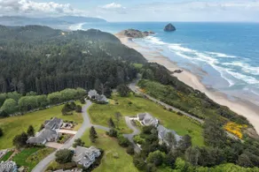 Ocean and Mountain View Home with Private Hot Tub - Image 3