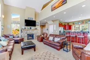 Ocean and Mountain View Home with Private Hot Tub - Image 5