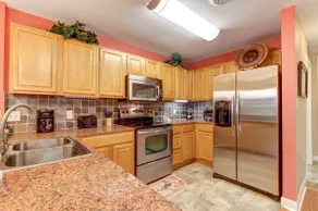 Riverfront Condo, Sleeps 4, Jetted Tub, Balcony, P - Image 2
