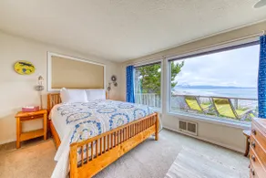 Hillside home w/ ocean view near beach - Image 3