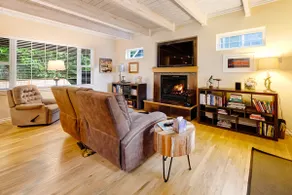 Dog friendly home with enclosed yard game room pri - Image 5