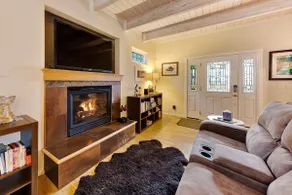 Dog friendly home with enclosed yard game room pri - Image 3