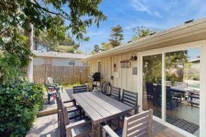 Dog Friendly Oregon Coast Getaway with Private Hot - Image 3