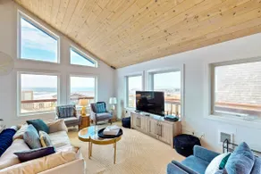 Designer home with stunning ocean and sunset views - Image 5