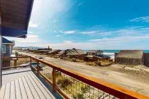 Designer home with stunning ocean and sunset views - Image 2