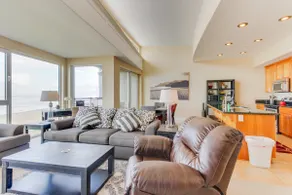 Contemporary oceanfront condo with amazing views d - Image 5