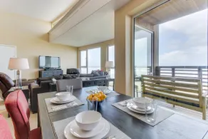 Contemporary oceanfront condo with amazing views d - Image 3
