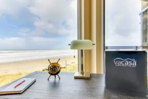 Contemporary oceanfront condo with amazing views d - Image 4