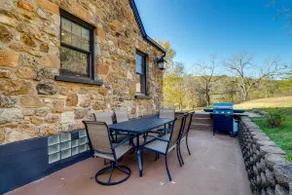 Old Stone Cottage Retreat in the Heart of Missouri - Image 2