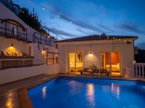 Beautiful villa with pool and stunning view - Image 2
