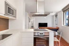Appartement de vacances avec internet haut débit et terrasse | Vue ville | Parfait pour le travail à distance - Image 4