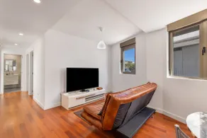 Appartement de vacances avec internet haut débit et terrasse | Vue ville | Parfait pour le travail à distance - Image 5