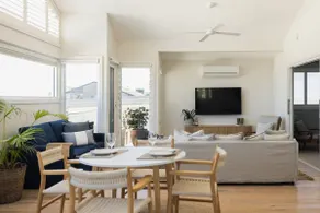 NANNY and POPPYS BEACH HOUSE Gerroa 4pm check out Sundays - Image 5
