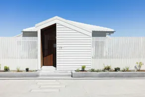 NANNY and POPPYS BEACH HOUSE Gerroa 4pm check out Sundays - Image 2