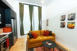 Loft 305 - The William - Atrium - Live Work Walk - Image 2