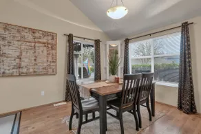 Pet-Friendly Trailside Modern Home - Image 2