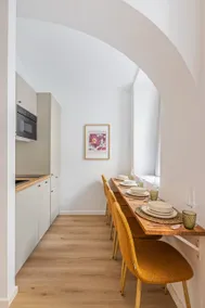 Stylish Apt Steps from Naschmarkt - Image 3