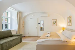 Stylish Apt Steps from Naschmarkt - Image 4