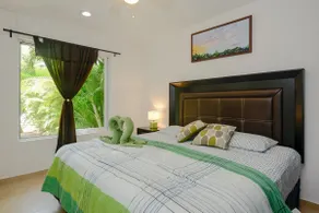 Home from Home, Quiet Garden, Relaxing Pool, steps to the Beach - Image 3