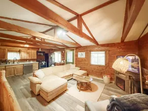 Cabin in Four Seasons-2BD/2BA/Grill/Firepit-8 PP - Image 3