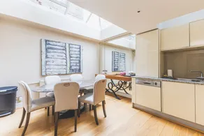 Stylish Chelsea Escape with Charm - Image 3