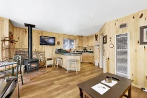 * ADORABLE CENTRAL COUPLES GETAWAY CABIN ~ Sun Deck ~ - Image 2